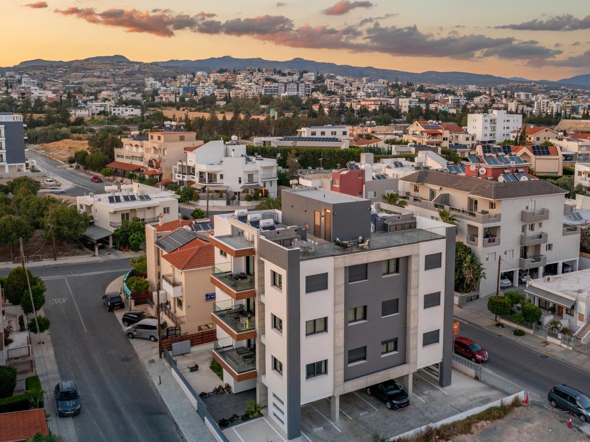 Apartamento Sanders Palama Limassol Exterior foto